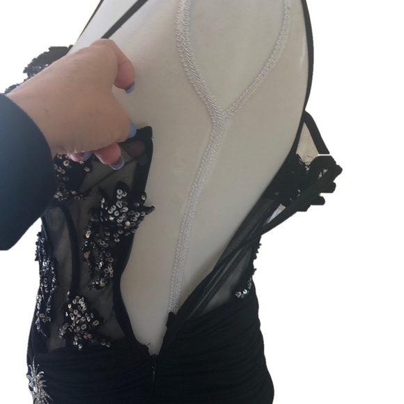 Black Janine sequence gown - Picture 3 of 7